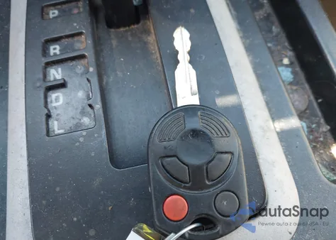 2011 Ford Escape Xls z USA, uszkodzony, nr VIN 1FMCU0C75BKB02309